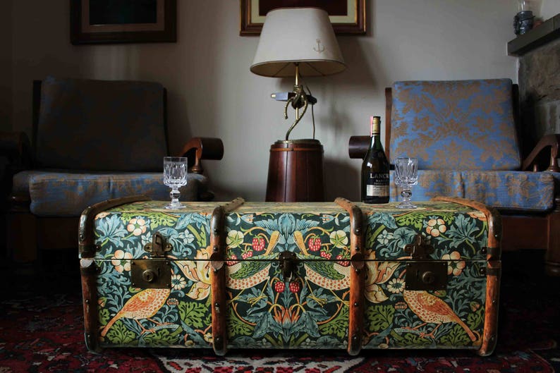 Exclusive William Morris Wallpaper Vintage Steamer Trunk Coffee table, toy chest storage bench. Upcycled Unique furniture home decor: Morris image 1