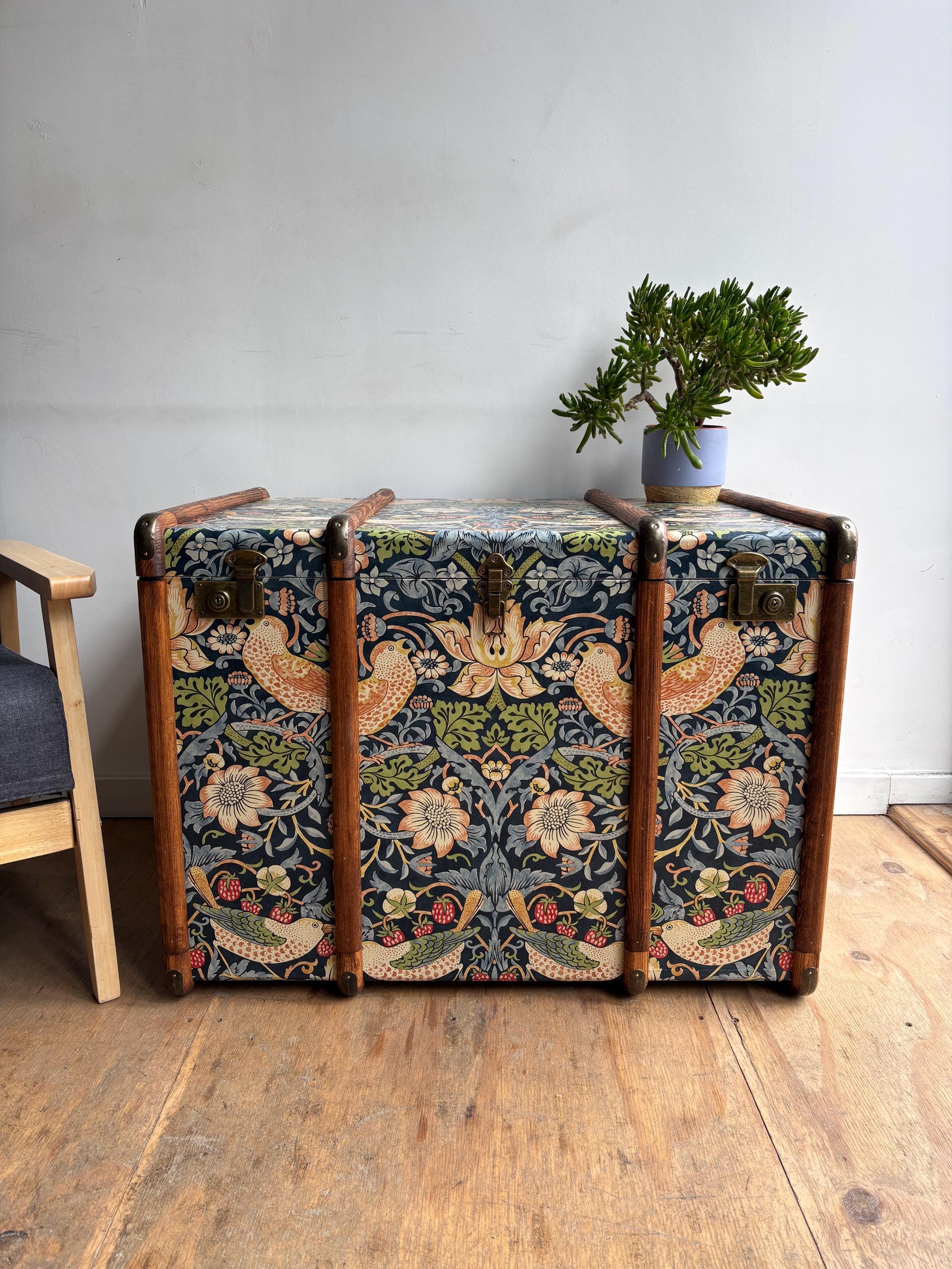 William Morris Steamer Trunk | Strawberry Thief Coffee Table, Bed
