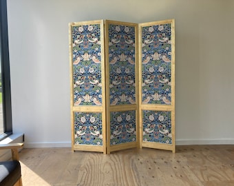 Strawberry Thief Room Divider Folding Screen | William Morris Wallpaper Handmade Decorative Vintage Partition Furniture - DOILLON #STIM