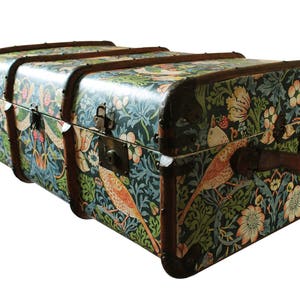 Exclusive William Morris Wallpaper Vintage Steamer Trunk Coffee table, toy chest storage bench. Upcycled Unique furniture home decor: Morris image 3