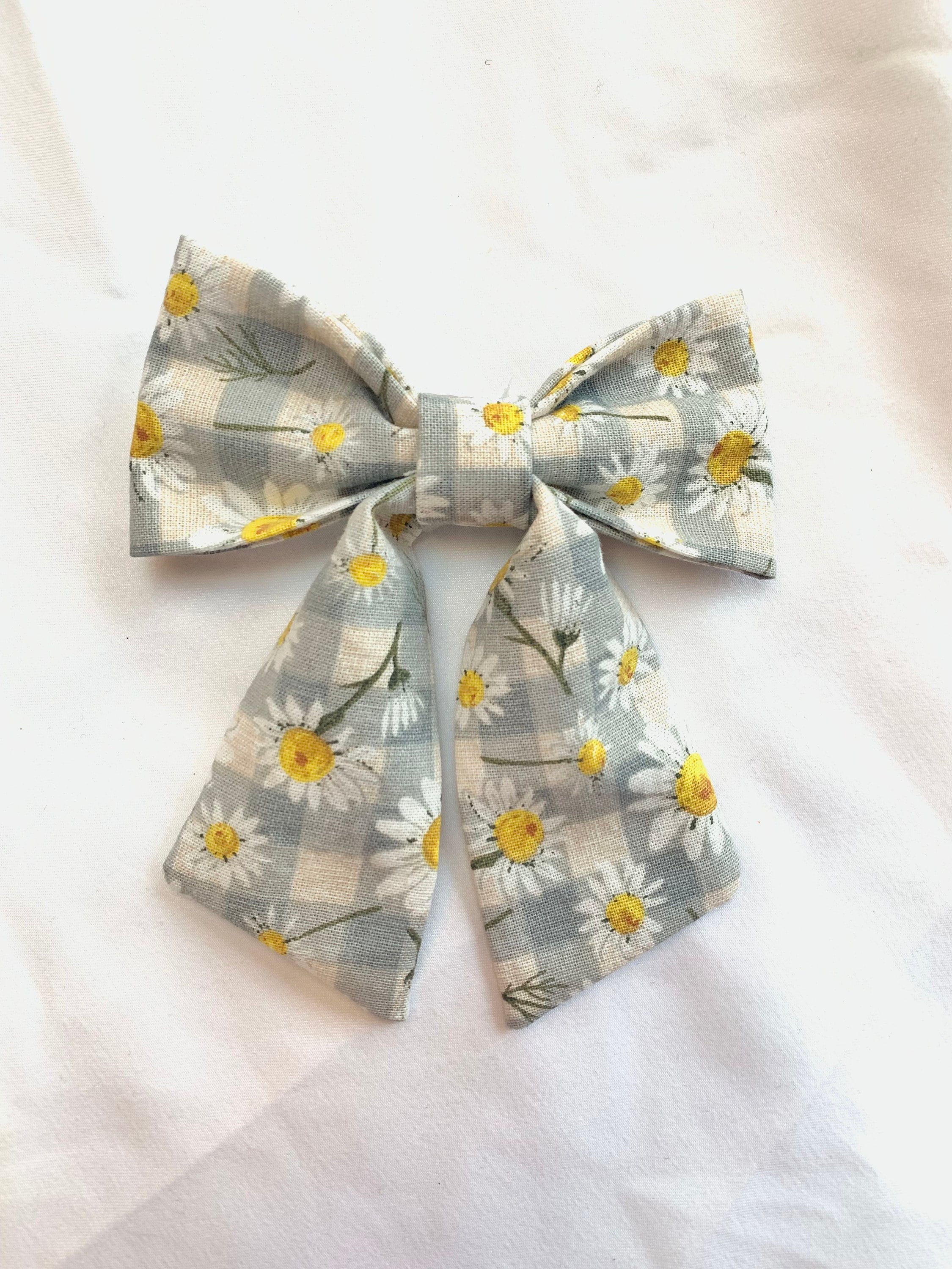 Springtime bee and gingham Medium Sailor bows - Thumbnail 4