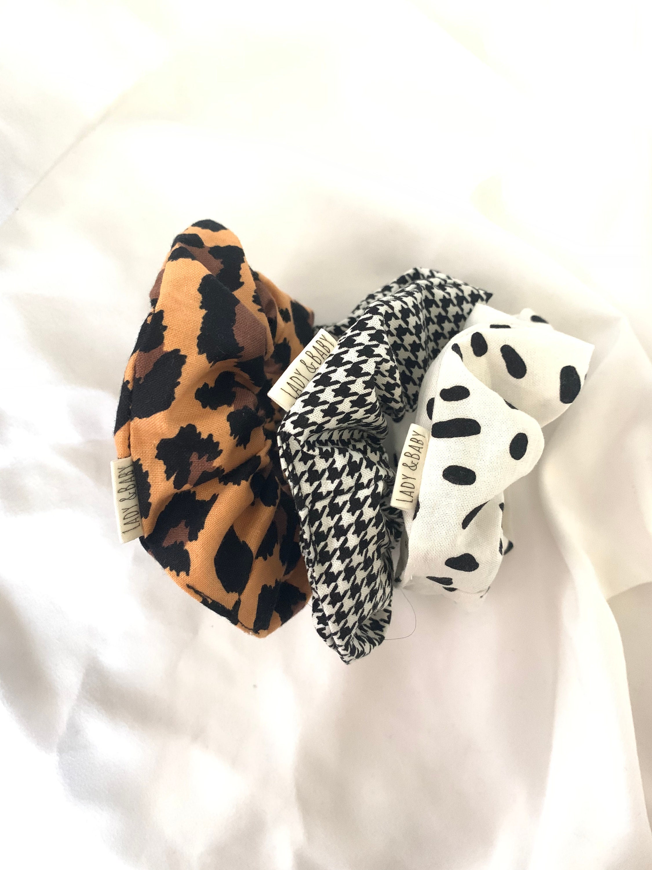 Houndstooth Dalmatian leopard print classic cotton scrunchies - Thumbnail 2