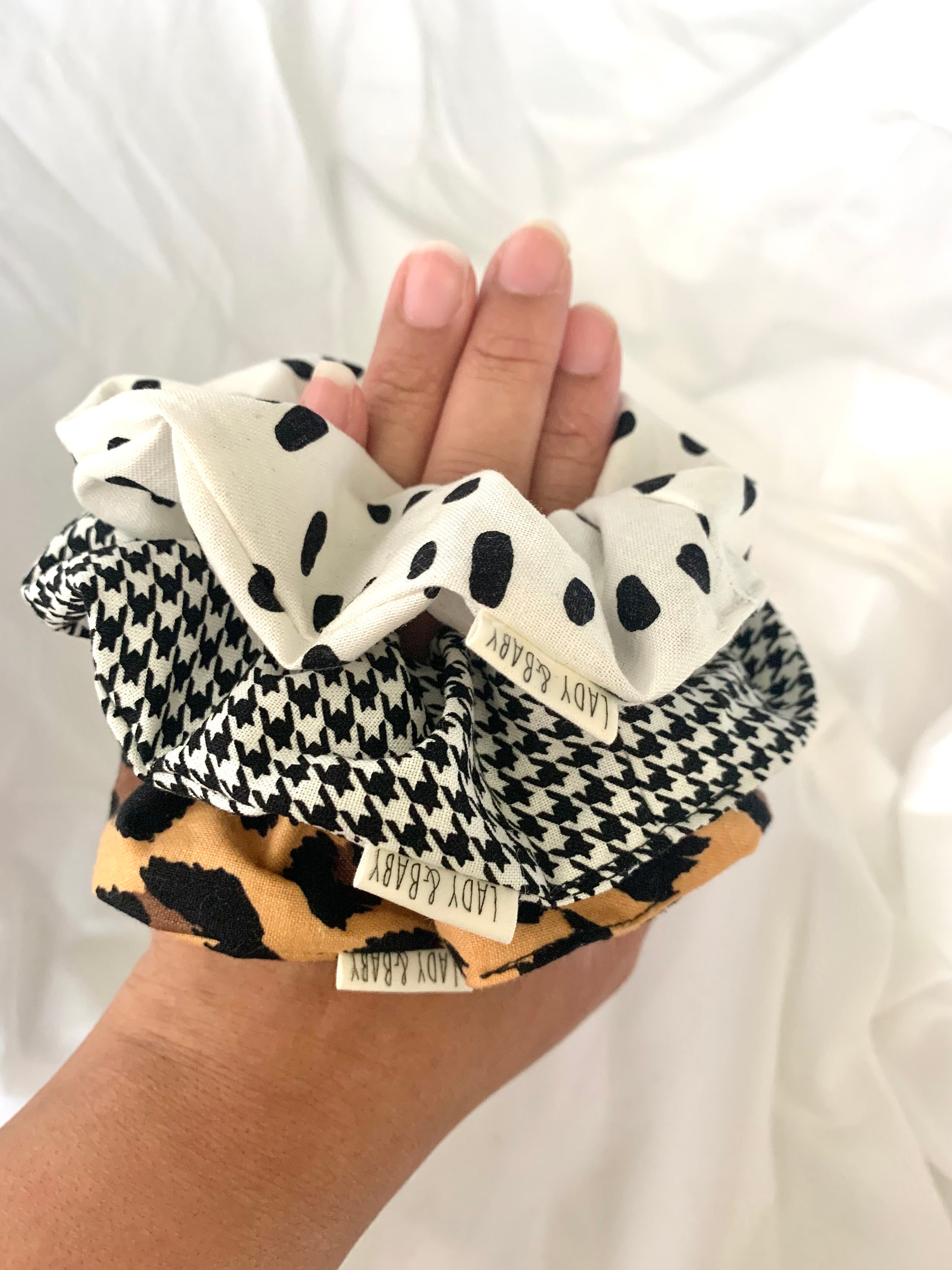 Houndstooth Dalmatian leopard print classic cotton scrunchies - Thumbnail 4