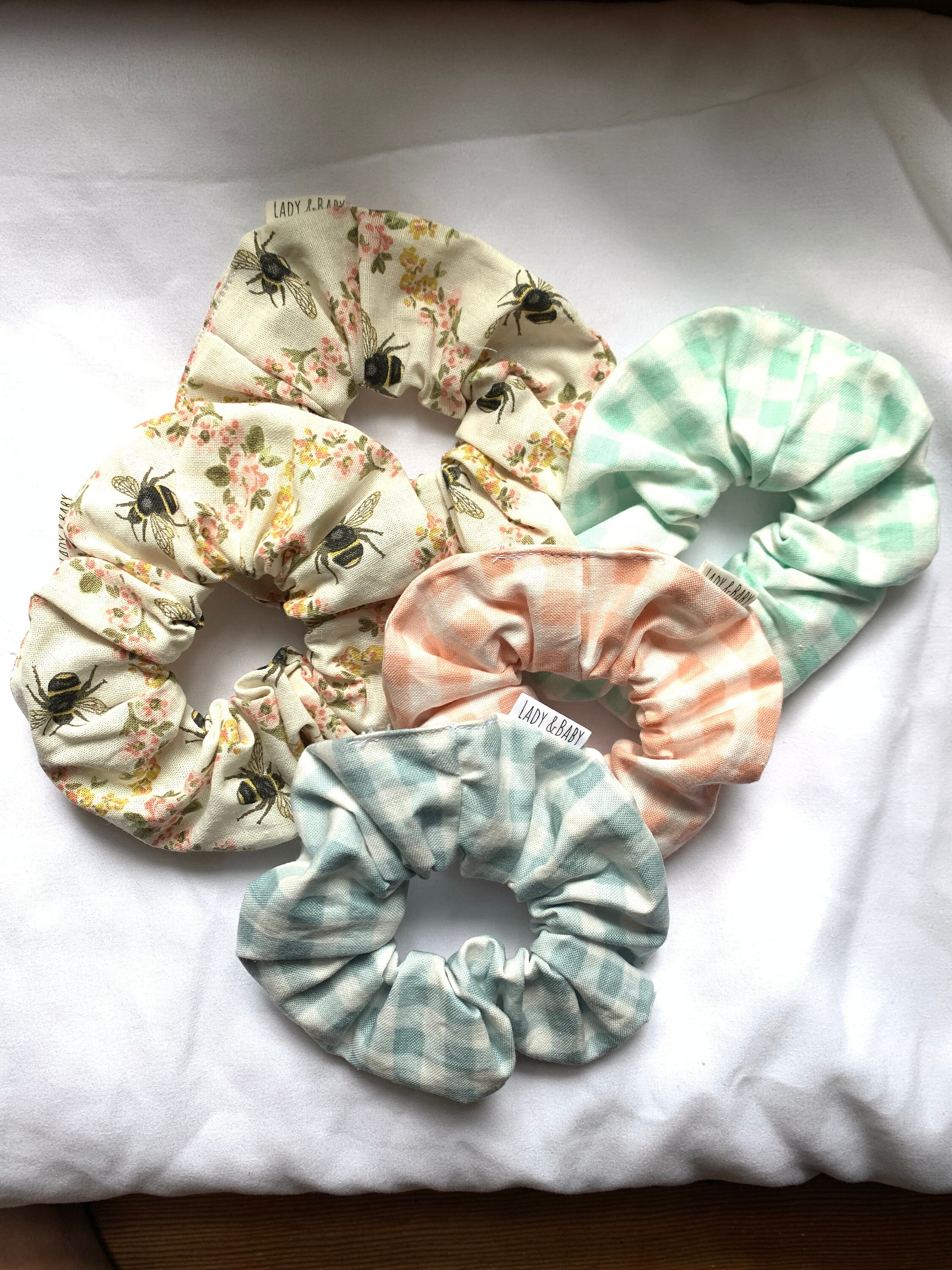 Spring time classic scrunchies Bee Floral print preppy gingham - Thumbnail 6