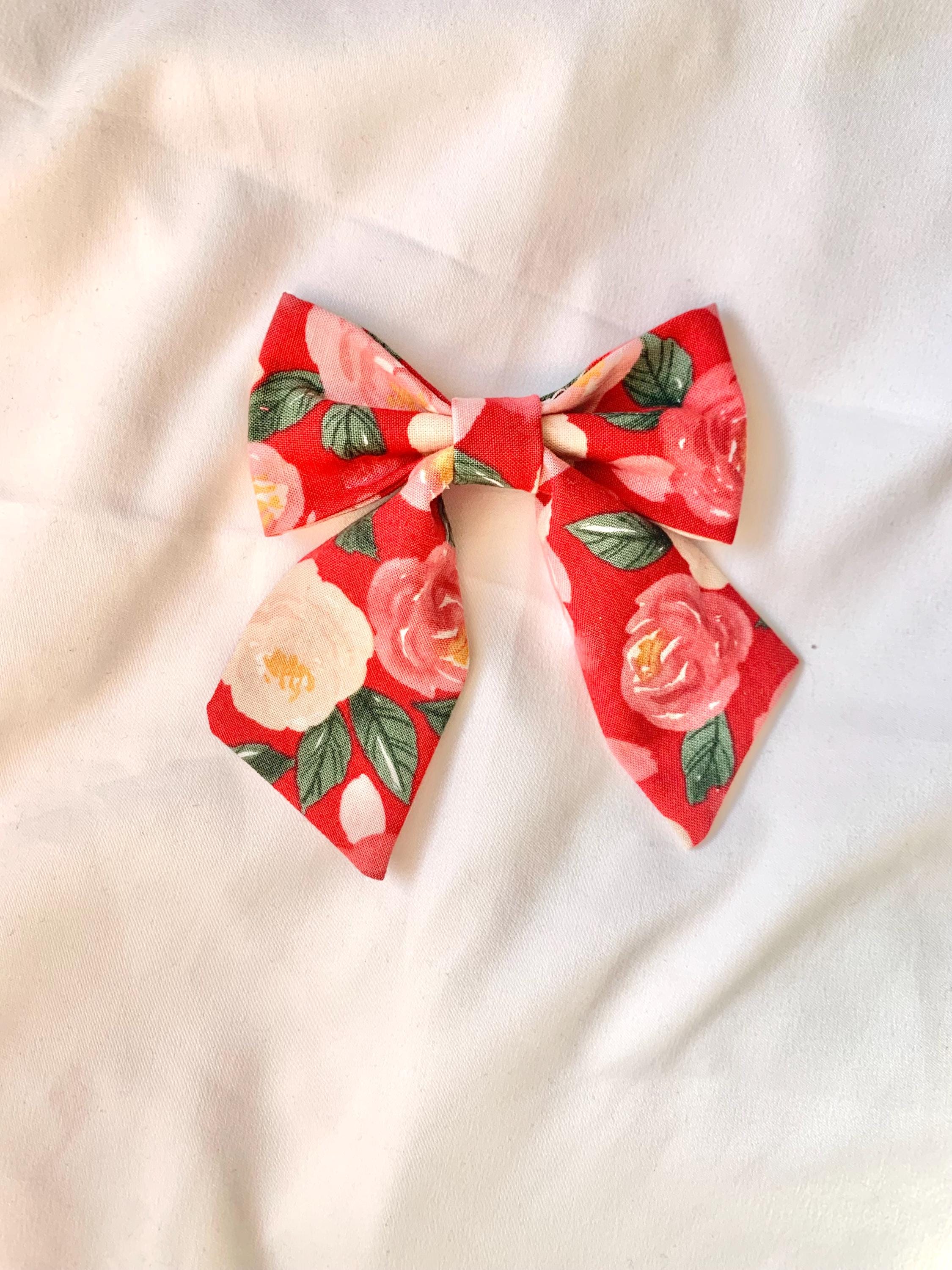 Red Rose Valentine’s Day confetti heart hair bow - Thumbnail 4