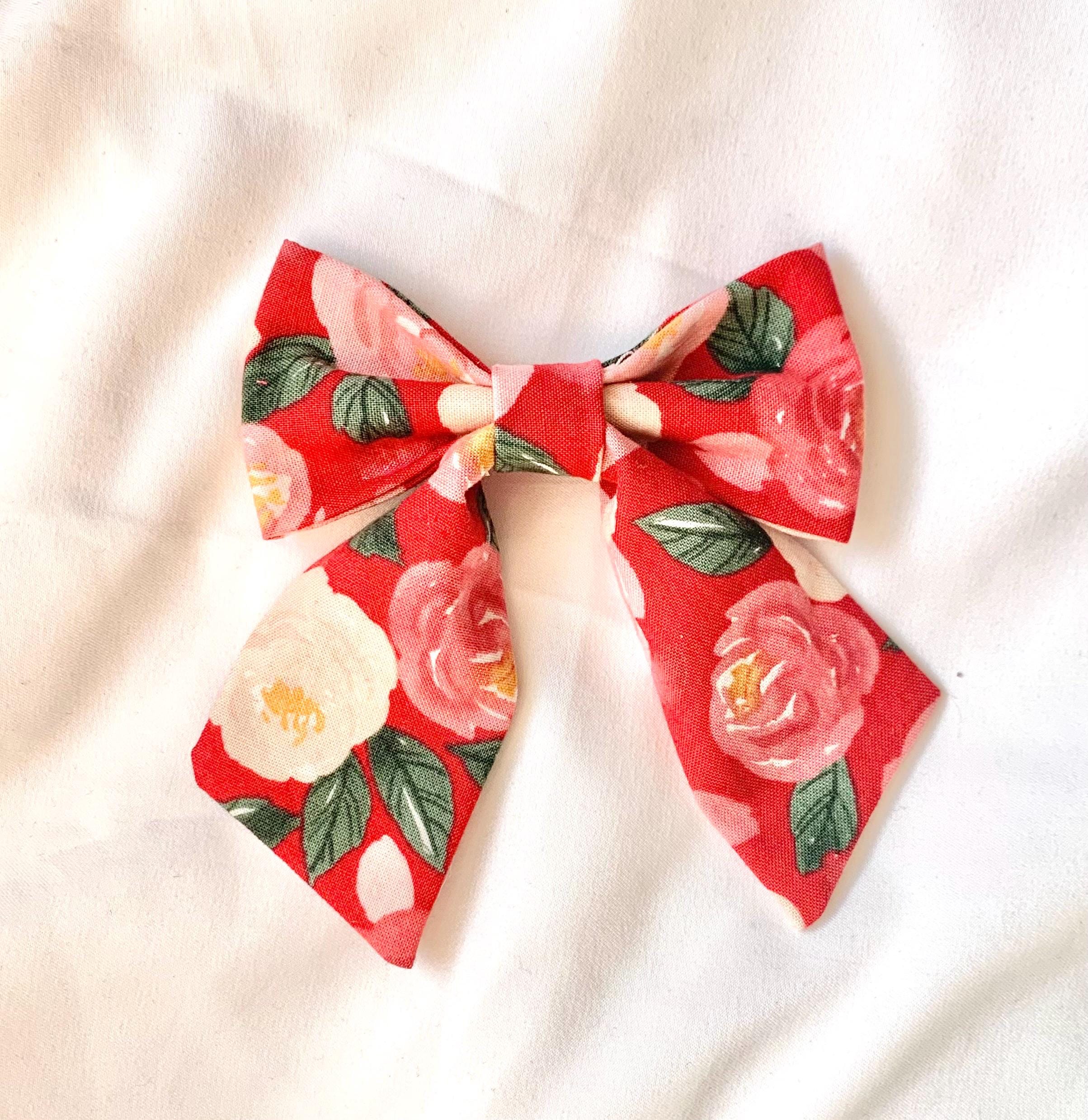 Red Rose Valentine’s Day confetti heart hair bow - Thumbnail 3