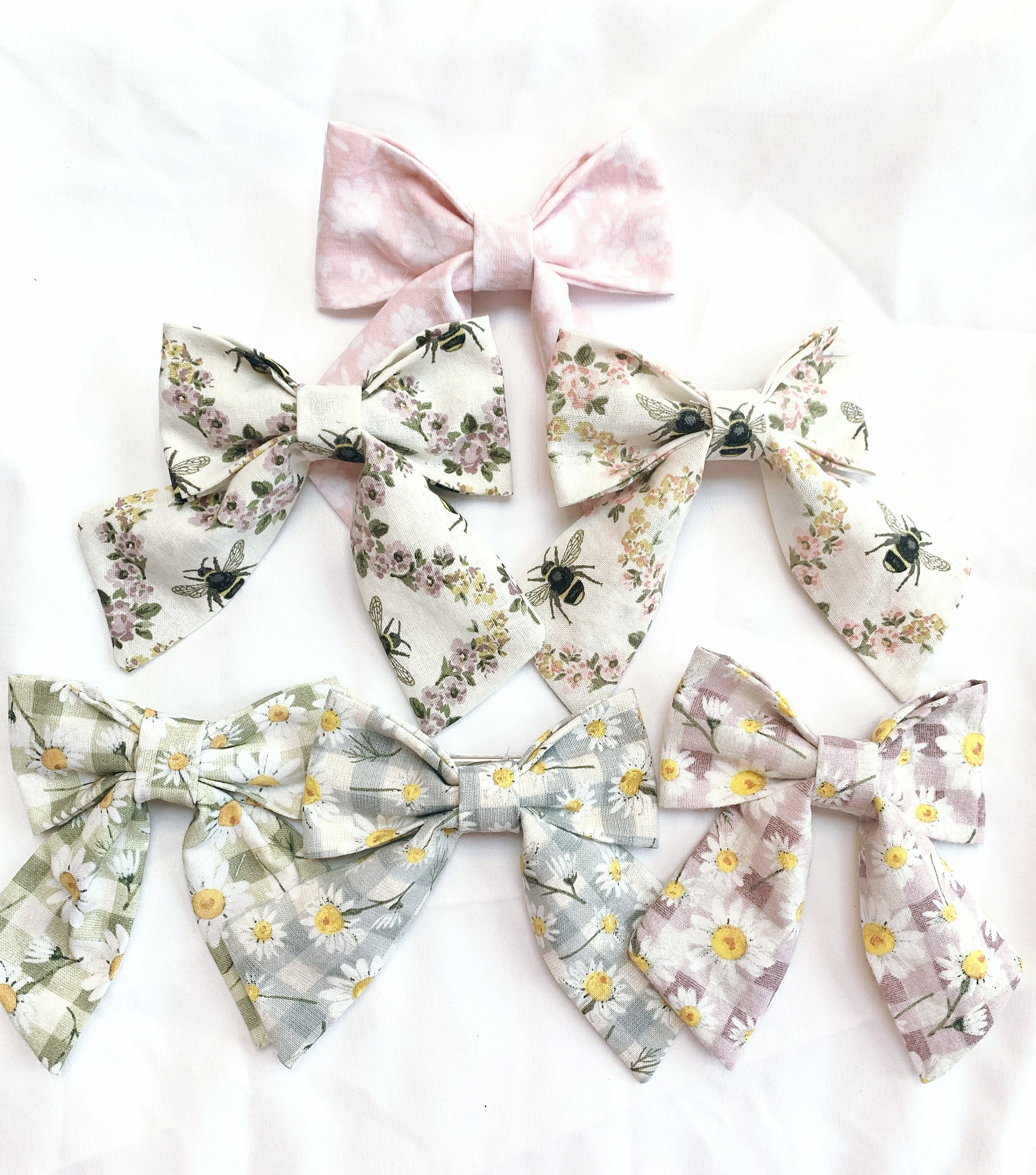 Springtime bee and gingham Medium Sailor bows