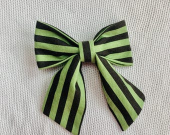 Frankie’s Bow monster sailor hair bow