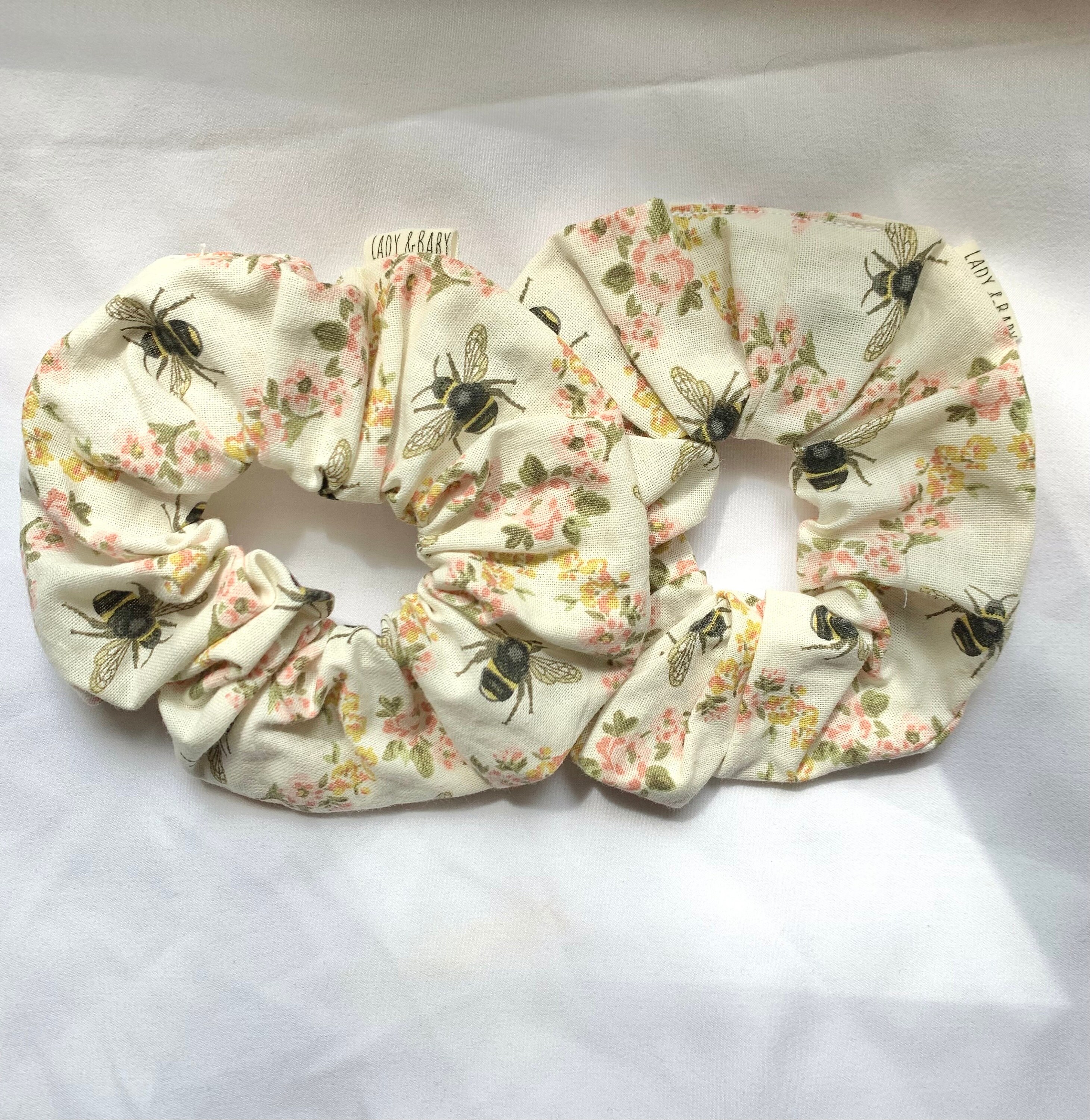 Spring time classic scrunchies Bee Floral print preppy gingham - Thumbnail 5