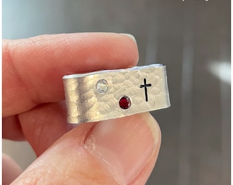 Bracelet de montre en métal personnalisé avec pierre de naissance - étiquette iWatch personnalisée avec cristaux - breloque de montre en aluminium - glissière de bracelet de montre estampée à la main