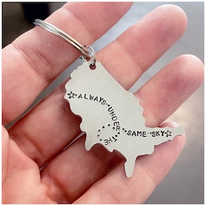 Porte-clés carte personnalisé - Porte-clés USA - Cadeau d'amitié interurbaine - Cadeau pour les meilleurs amis - Toujours sous le même ciel
