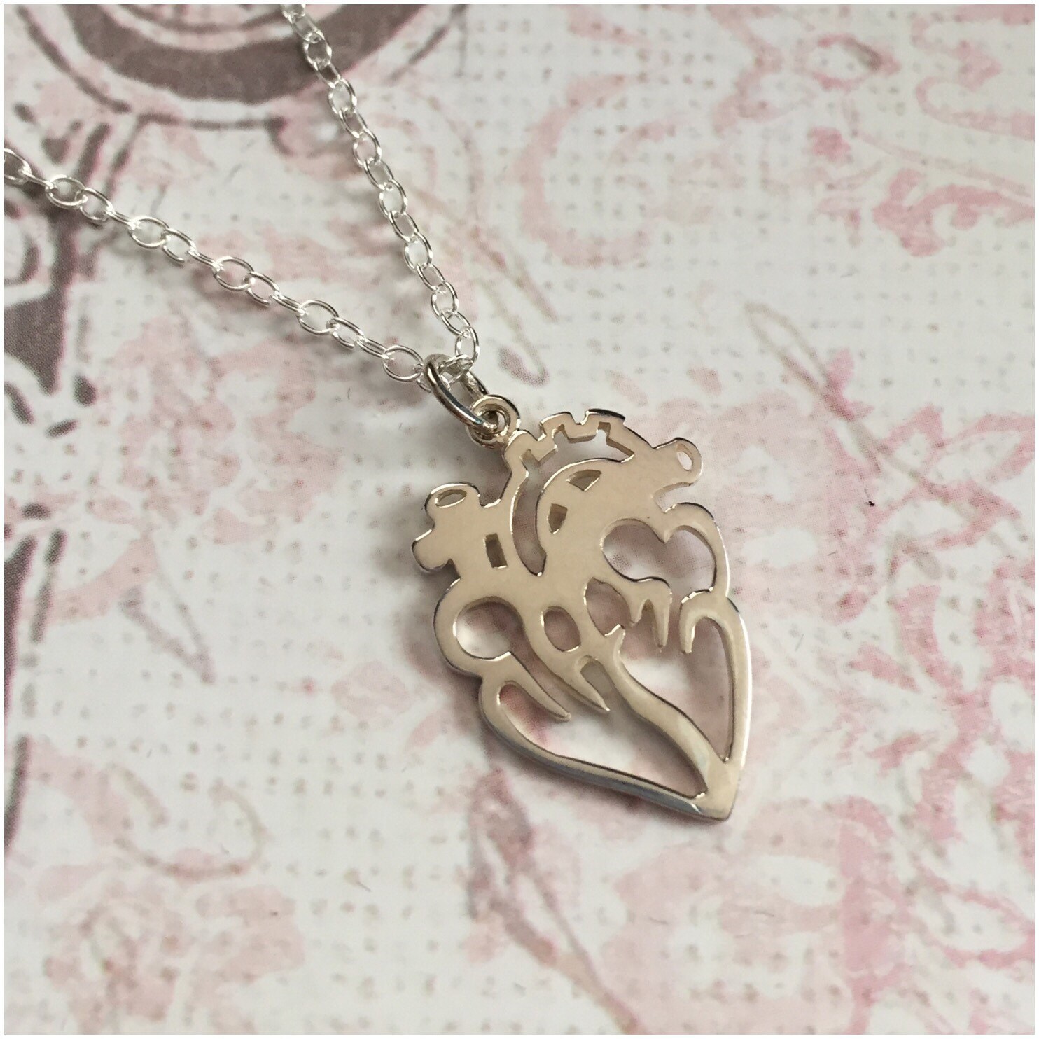 Collana con cuore anatomico dell'Accademia, regalo per dottore e infermiere, collana di anatomia umana