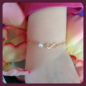 Gold Filled Child Infinity Bracelet - Little Girl Bracelet - Child Gold Bracelet - Swarovski Pearl - Gift for Daughter - Mother Daughter