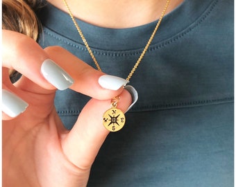 Collana con bussola in oro - Collana per diploma di scuola superiore - Gioielli con bussola riempiti d'oro - Regalo di laurea - Collana di congratulazioni