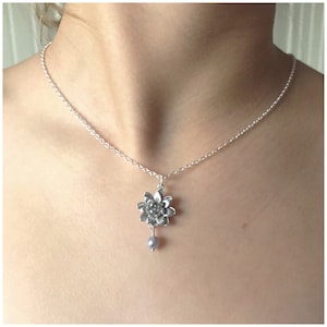 Collana Loto Argento - Collana Fiore di Loto - Collana Fiore Argento - Collana Perle Argento - Scegli Colore - Loto Aperto - Fiore di Loto