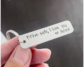 Llavero "Conduce con cuidado" para nuevos conductores - Llavero rectangular personalizable - Regalo de aniversario - Regalo para tu mejor amigo, novio, novia, esposo o esposa