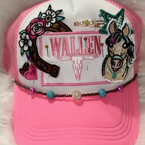 Wallen TRUCKER HAT Stryk-på-lappar Boujee Western Horse Country Rutig Stjärna Hästsko Blommor Anpassad Kedja Pärlnål Hot Pink Vita Hjärtan