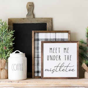 Meet me under the mistletoe sign, Christmas Wall Art, Couples Christmas, Christmas Sign, Printable, Farmhouse, Mistletoe art