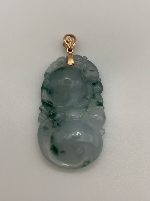 18k gold, icy green jadeite jade, and diamond pen… - image 3