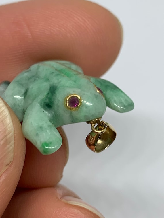 14k jadeite jade frog pendant with ruby eyes - image 5