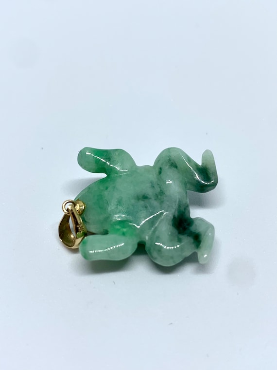 14k jadeite jade frog pendant with ruby eyes - image 4