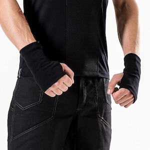 Black fingerless mitten, arm warmers  - WRW black
