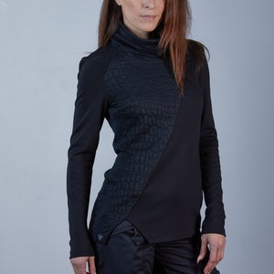 Black asymmetrical sweater with high neck - AB women