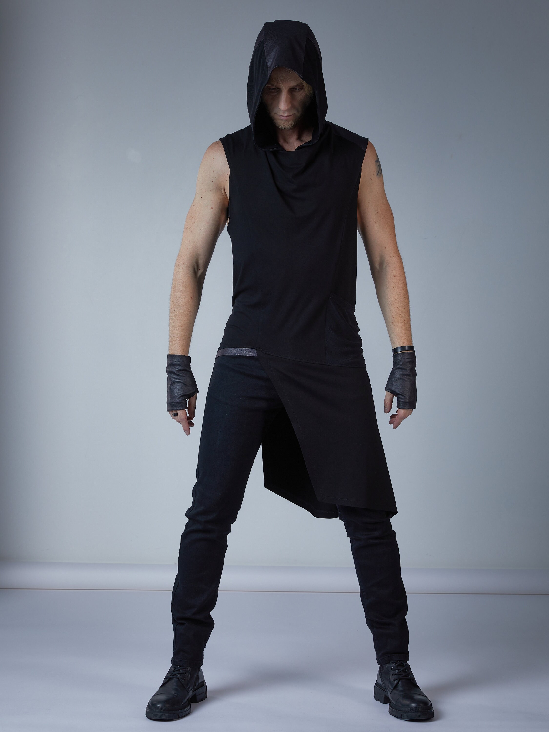 Sleeveless shirt with hood hotsell