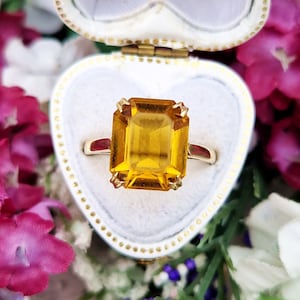 Antique Art Deco 9ct Yellow Gold Sunset Orange Glass Solitaire Ring / Size Q 1/2 or 8.75
