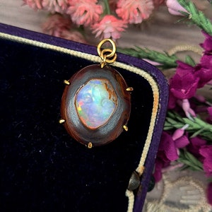 Antique Art Nouveau 18ct Yellow Gold Carved Face Man in the Moon Boulder Opal Pendant