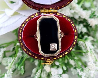 Antiker Art Deco 9 Karat Weißgold Diamant und Schwarzer Onyx Statement Panel Ring / Größe J oder 5