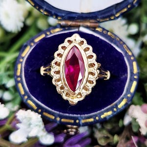 Vintage 14ct Yellow Gold Pink Ruby Navette Lace Detailed Solitaire Ring / Size L 1/2 or 6.25