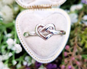 Vintage Sterling Silver Eternity Love Heart Knot Stacking Ring / Size V 1/2 or 11.25