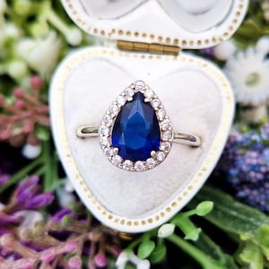 Vintage Sterling Silver Royal Blue Glass Teardrop Cluster Ring / Size M 1/2 or 6.75