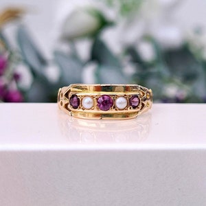 Antique 1876 Victorian 15ct Yellow Gold Amethyst and Pearl 5 Stone Band Ring / Size N 1/2 or 7.25