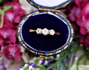 Antique Art Deco 18ct Gold Platinum Classic 0.25ct Diamond Trilogy Engagement Ring / Size O or 7.5