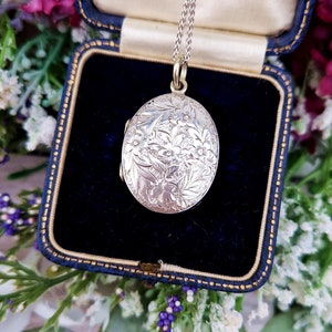 Antique Victorian Sterling Silver Ornate Aesthetic Engraved Floral Locket Pendant Bild 1