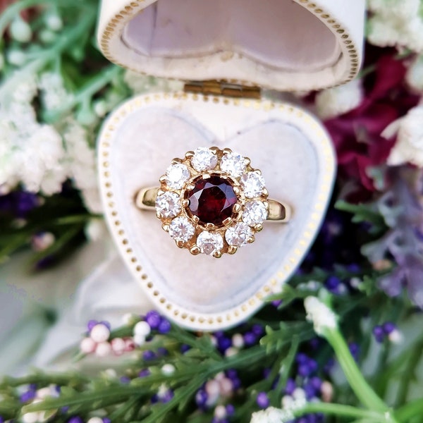 Vintage 1967 9ct Yellow Gold Classic Red Garnet and White Crystal Cluster Ring / Size N 1/2 or 7.25