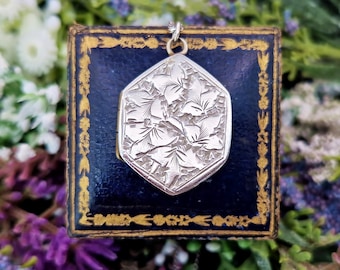 Antique Victorian Silver Aesthetic Ornate Engraved Ivy Leaf Locket Necklace