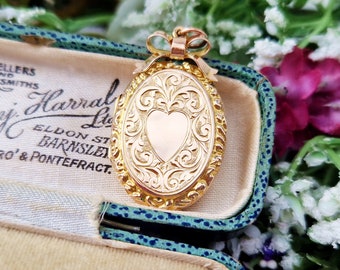 Antique Art Nouveau 9ct Gold Ornate Engraved Heart & Bow Oval Shaped Locket Pendant