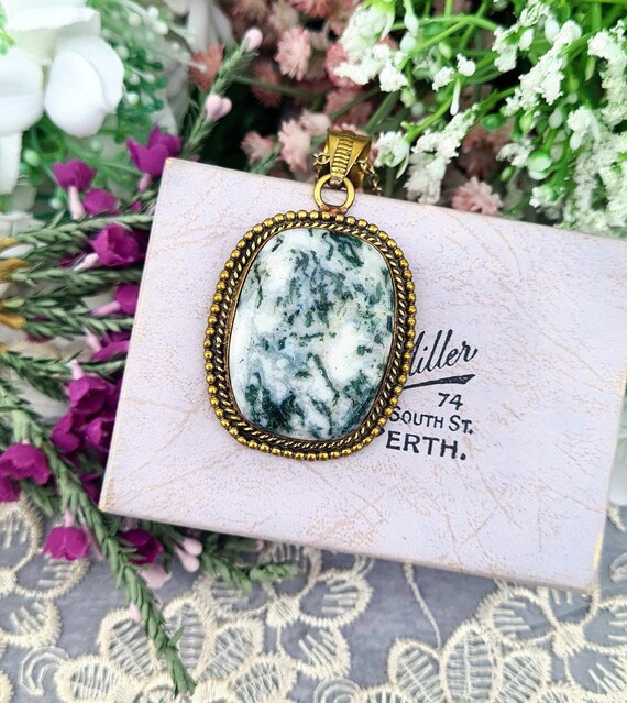 Vintage Gold Tone Large Dendritic Green and White Moss Agate Stone