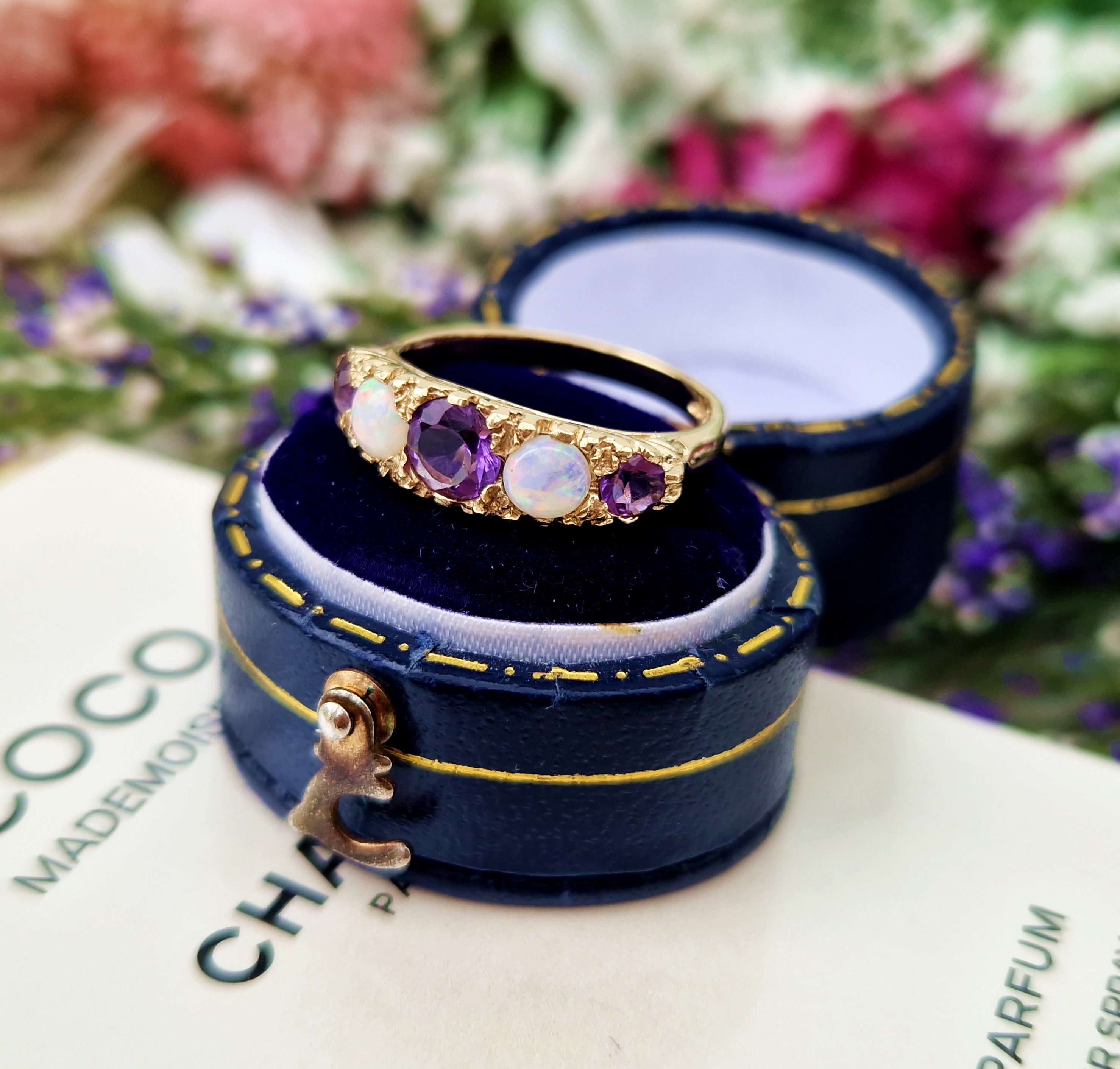 Vintage 9ct Yellow Gold Ornate Scrolled Opal and Amethyst 5