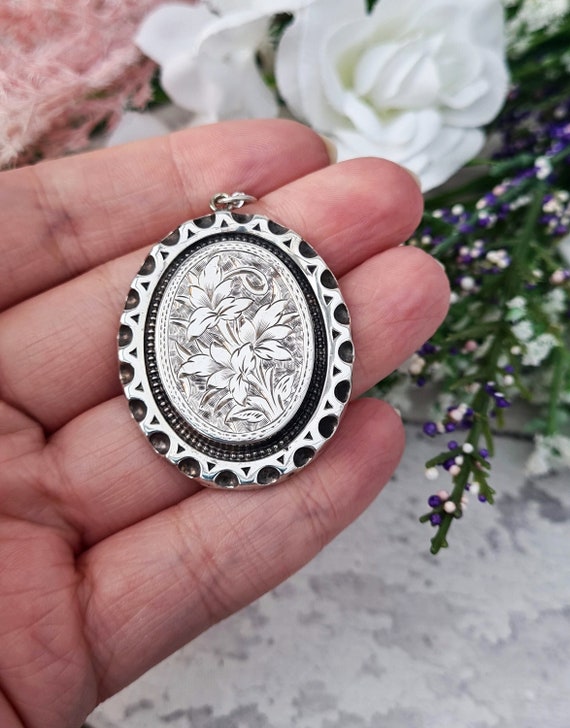 Antique Victorian Sterling Silver Large Aesthetic… - image 9
