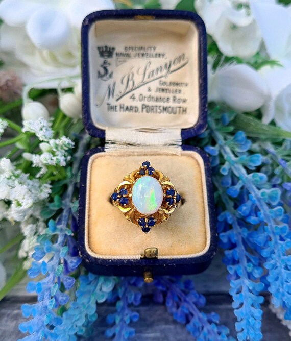 Vintage 1972 9ct Yellow Gold Ornate Opal and Sapp… - image 4