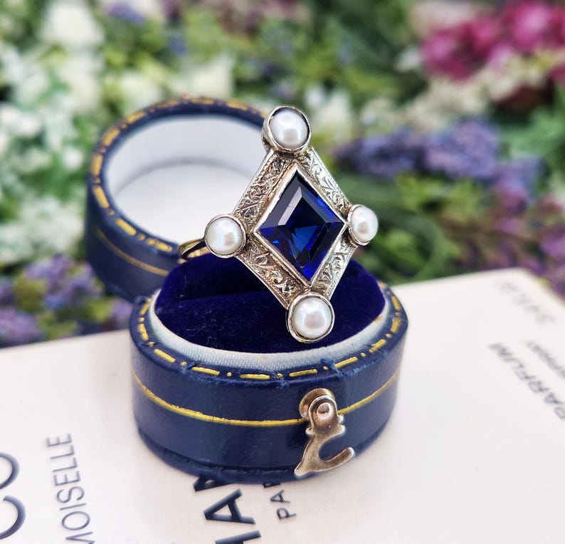 Antique Art Deco 18ct Gold Royal Blue Sapphire & White Pearl Statement Ring / Size Q 1/2 or 8.5 image 5