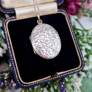 Antique Victorian Sterling Silver Ornate Aesthetic Engraved Floral Locket Pendant Bild 7