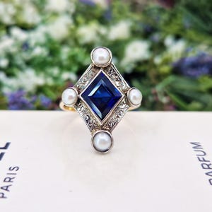 Antique Art Deco 18ct Gold Royal Blue Sapphire & White Pearl Statement Ring / Size Q 1/2 or 8.5 image 6