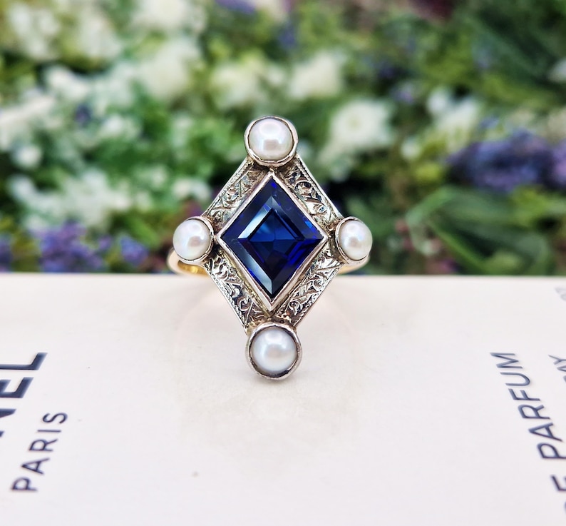 Antique Art Deco 18ct Gold Royal Blue Sapphire & White Pearl Statement Ring / Size Q 1/2 or 8.5 image 6
