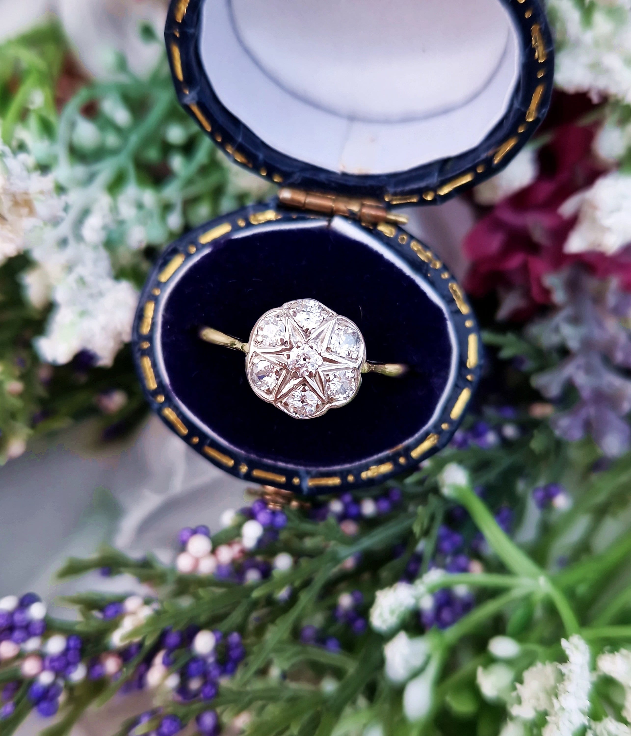 Antique Art Deco 18ct Gold and Platinum Diamond Daisy