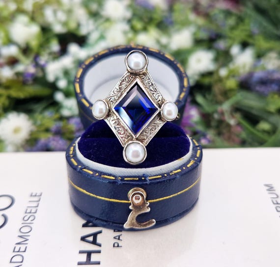 Antique Art Deco 18ct Gold Royal Blue Sapphire & White Pearl Statement Ring / Size Q 1/2 or 8.5